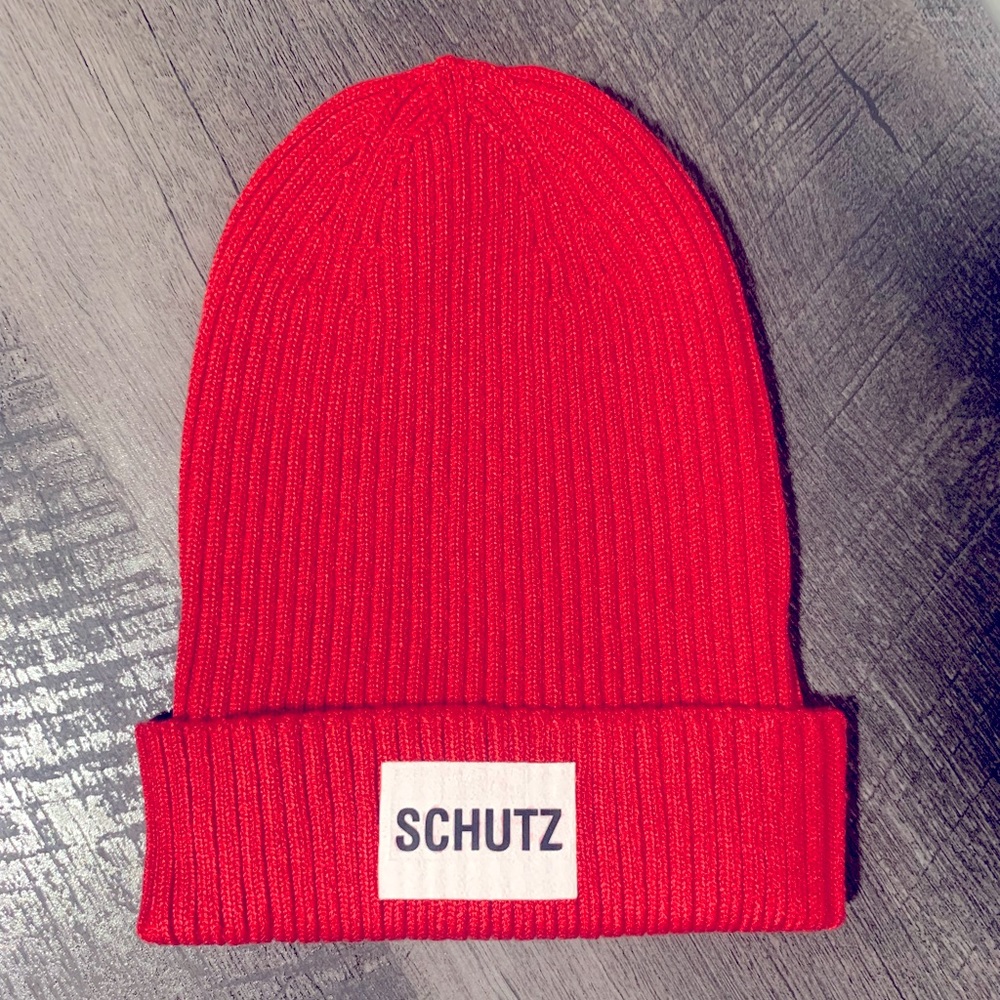 Schutz pink beanie